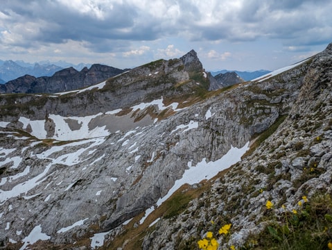 Spieljoch and Hochiss in the background while descending from Seekarlspitze