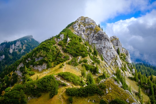 Achselköpfe and a hiking path on it secured by cable