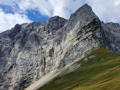 Tooth-looking cliff of Dreizinkenspitze